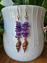 Load image into Gallery viewer, Amethyst chip shell copper earrings handmade