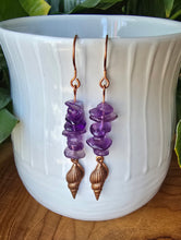 Load image into Gallery viewer, Handmade Amethyst chip shell copper earrings