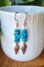 Load image into Gallery viewer, Turquoise earrings with copper shell