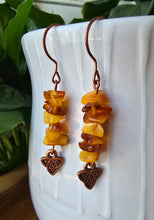 Load image into Gallery viewer, Amber chip Celtic copper earrings handmade