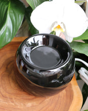 Load image into Gallery viewer, Plug-in electric wax melt warmer in black and white ceramic design
