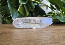 Load image into Gallery viewer, Clear Quartz Point