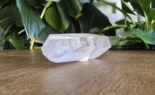 Load image into Gallery viewer, Clear Quartz Point