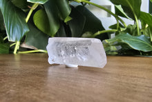 Load image into Gallery viewer, Clear Quartz Point