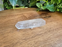 Load image into Gallery viewer, Clear Quartz Point