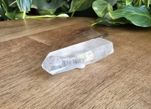 Load image into Gallery viewer, Clear Quartz Point