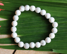 Load image into Gallery viewer, Howlite Bracelet - 8mm - A Grade