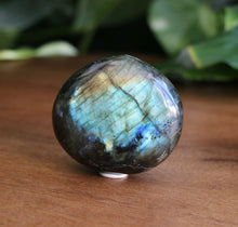 Load image into Gallery viewer, Labradorite Free Form 1