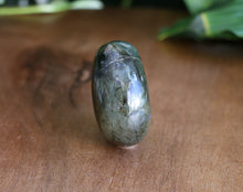 Load image into Gallery viewer, Labradorite Free Form 1