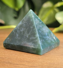 Load image into Gallery viewer, Moss Agate Pyramid